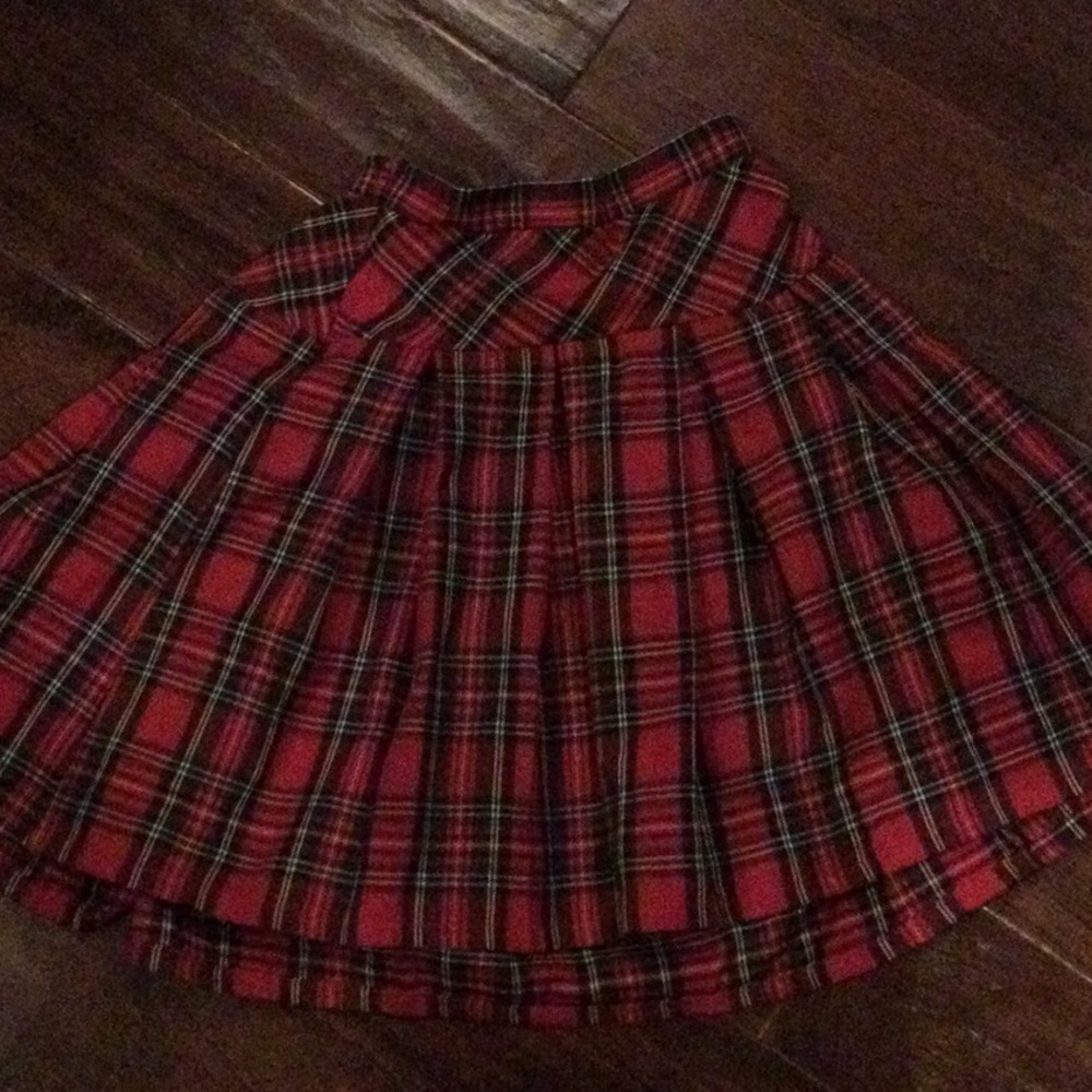 1 girls skirt
